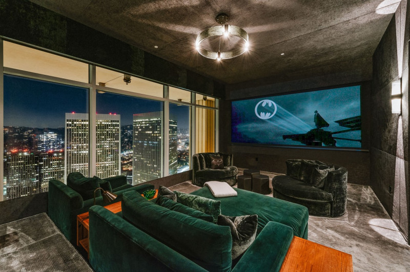 EXCLUSIVE: *PREMIUM RATES* Rihanna buys $21 million mansion in the sky LA penthouse