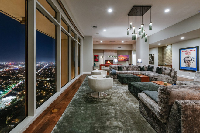 EXCLUSIVE: *PREMIUM RATES* Rihanna buys $21 million mansion in the sky LA penthouse