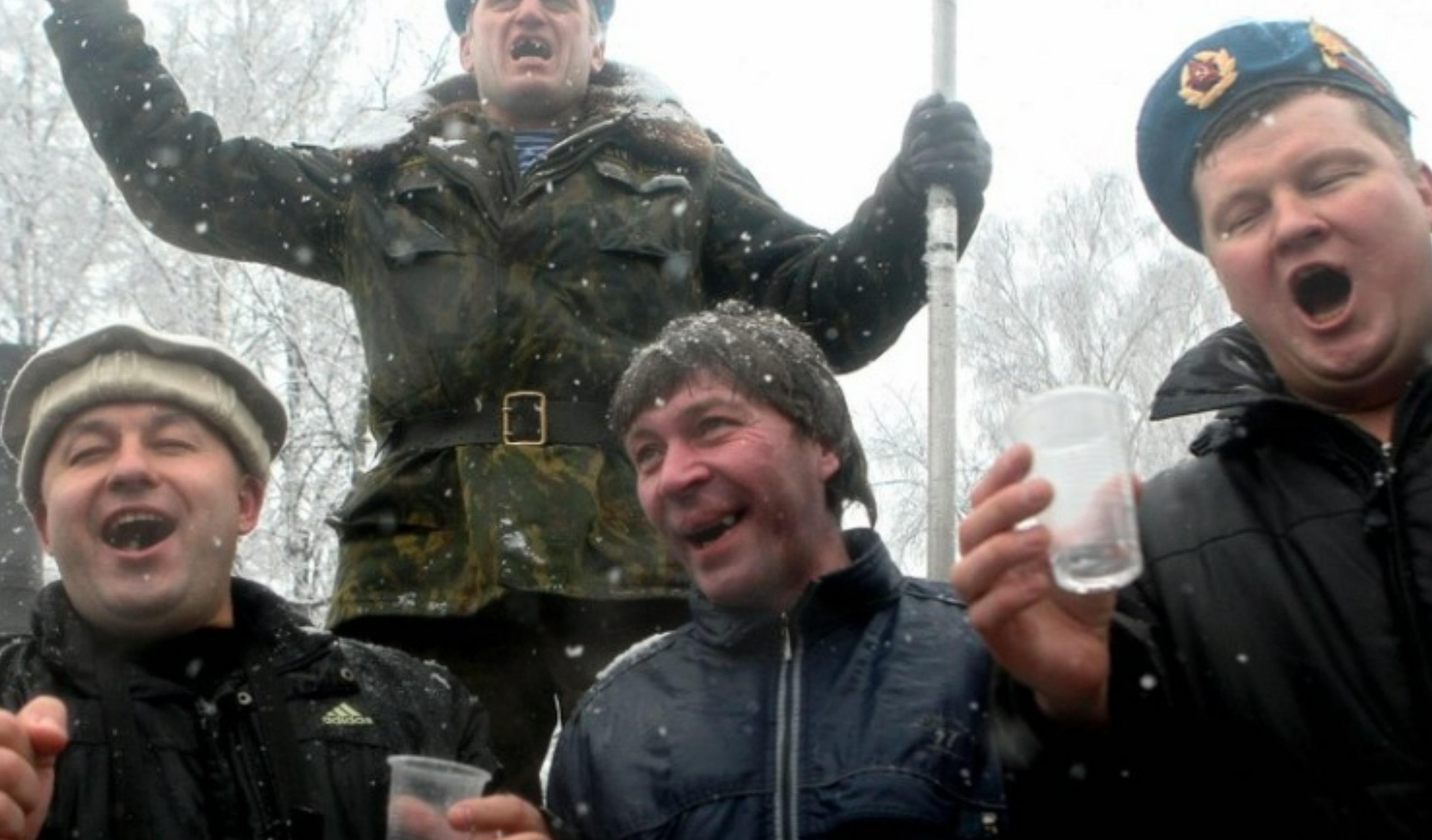 Cum este armata rusă decimată de vodcă în Ucraina. Povești despre „fiascoul beției” care se declanșează când Rusia pleacă la război