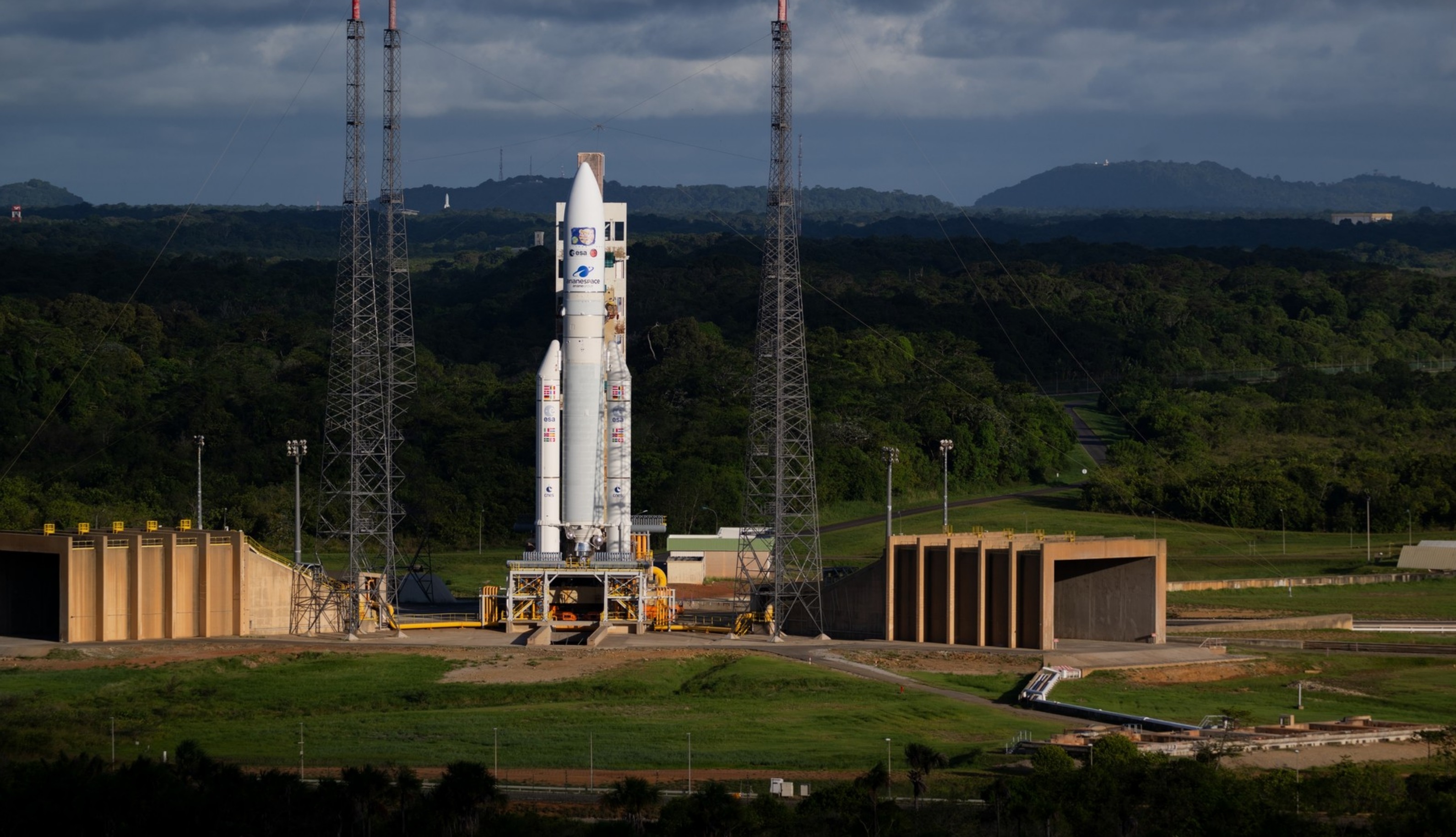 Juice, misiunea Agenției Spațiale Europene de a găsi viață pe lunile planetei Jupiter a fost amânată din cauza fulgerelor