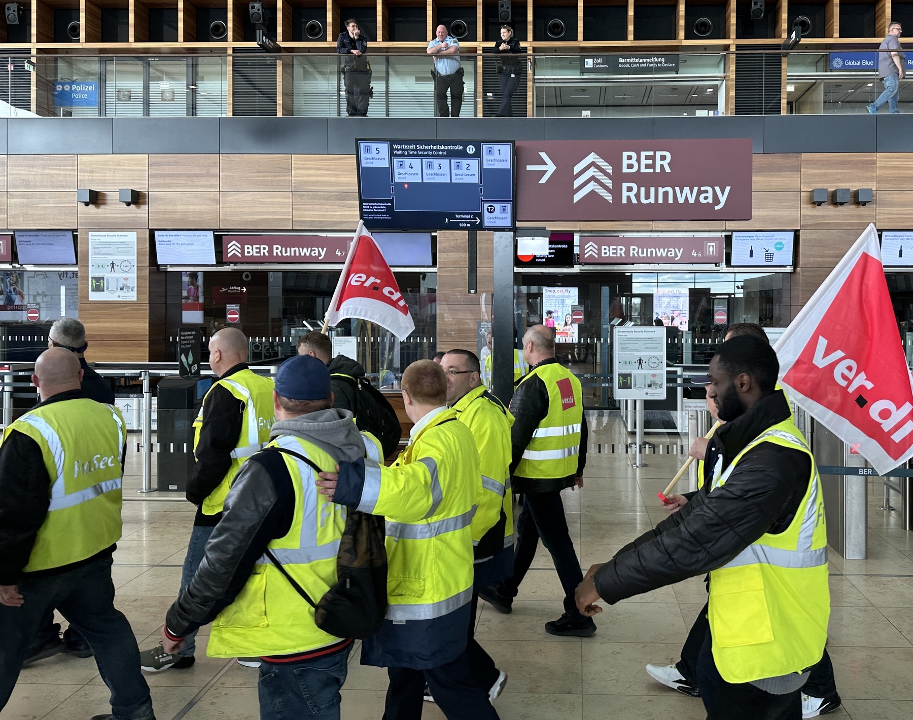 Avertizare de călătorie MAE: În Germania sunt greve pe aeroporturile Berlin-Brandenburg şi Hamburg
