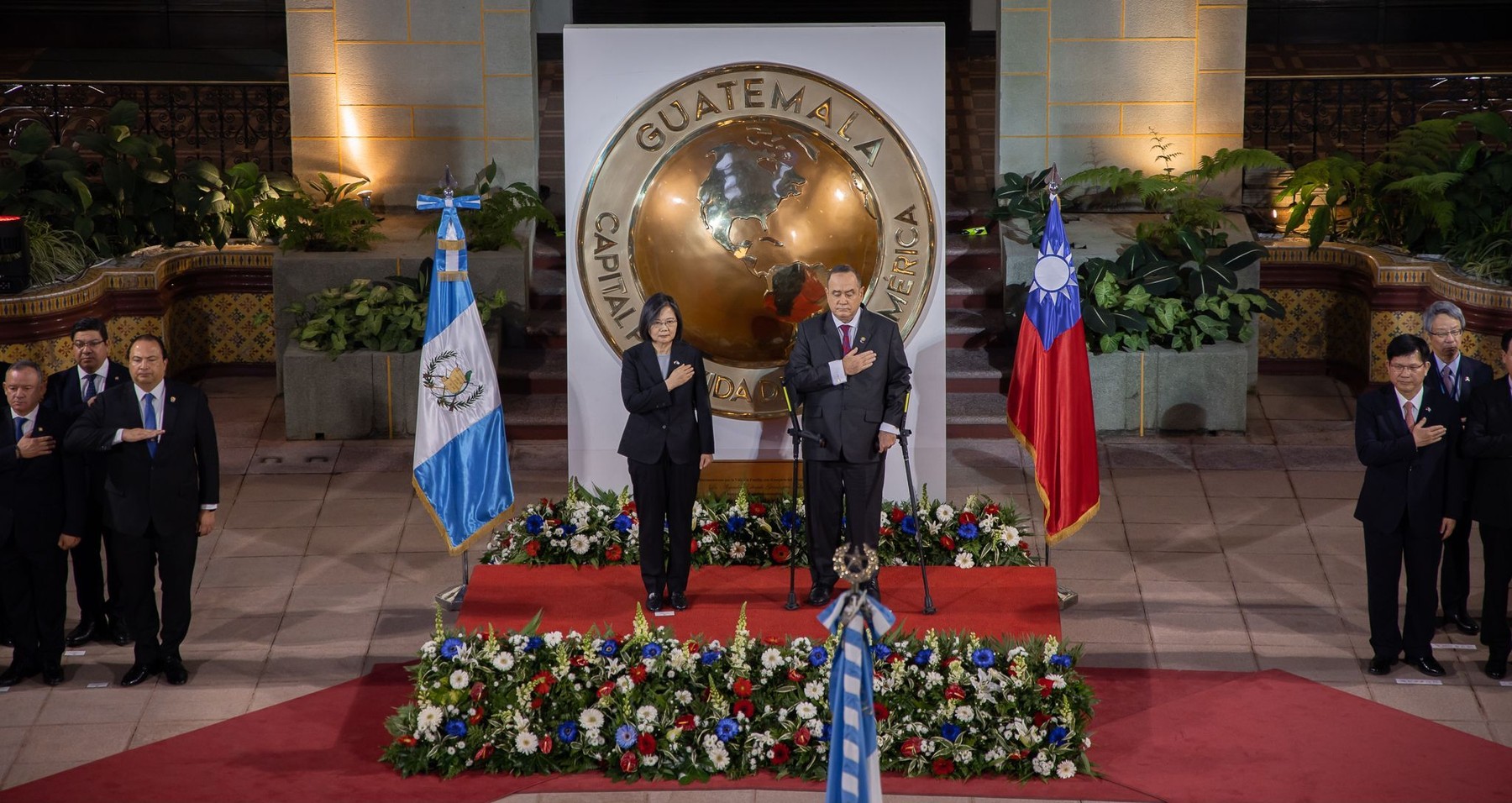 În pline tensiuni cu China, preşedintele Guatemalei promite sprijin necondiționat pentru "Republica Taiwan"
