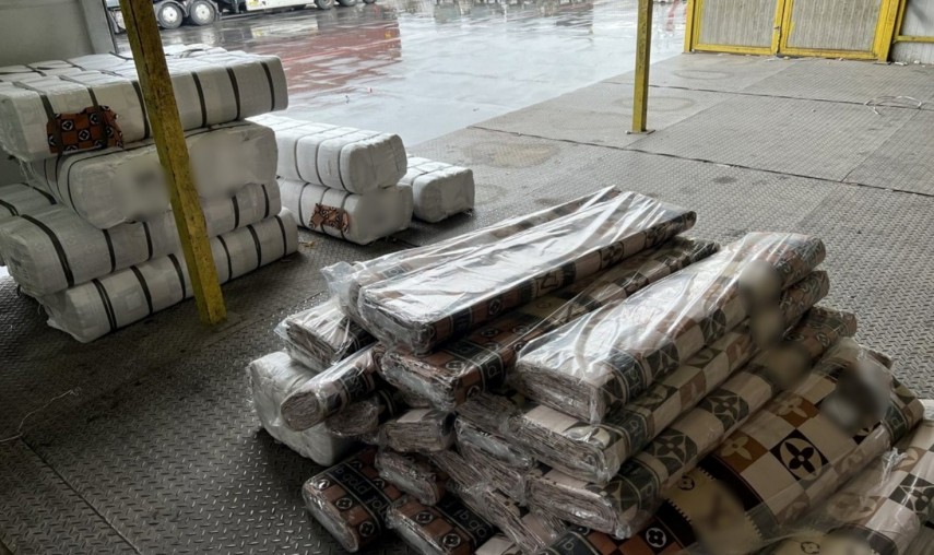 Materiale textile contrafăcute, în valoare de 2 milioane de lei, găsite în Portul Constanța. Unde trebuia să ajungă marfa