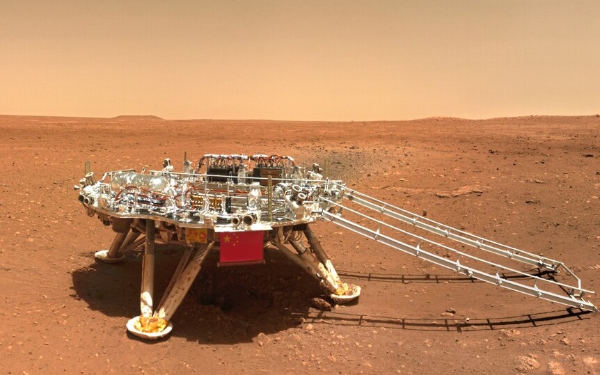 China ar putea pierde roverul trimis pe Marte. Acesta nu se mai poate alimenta cu energie din cauza prafului