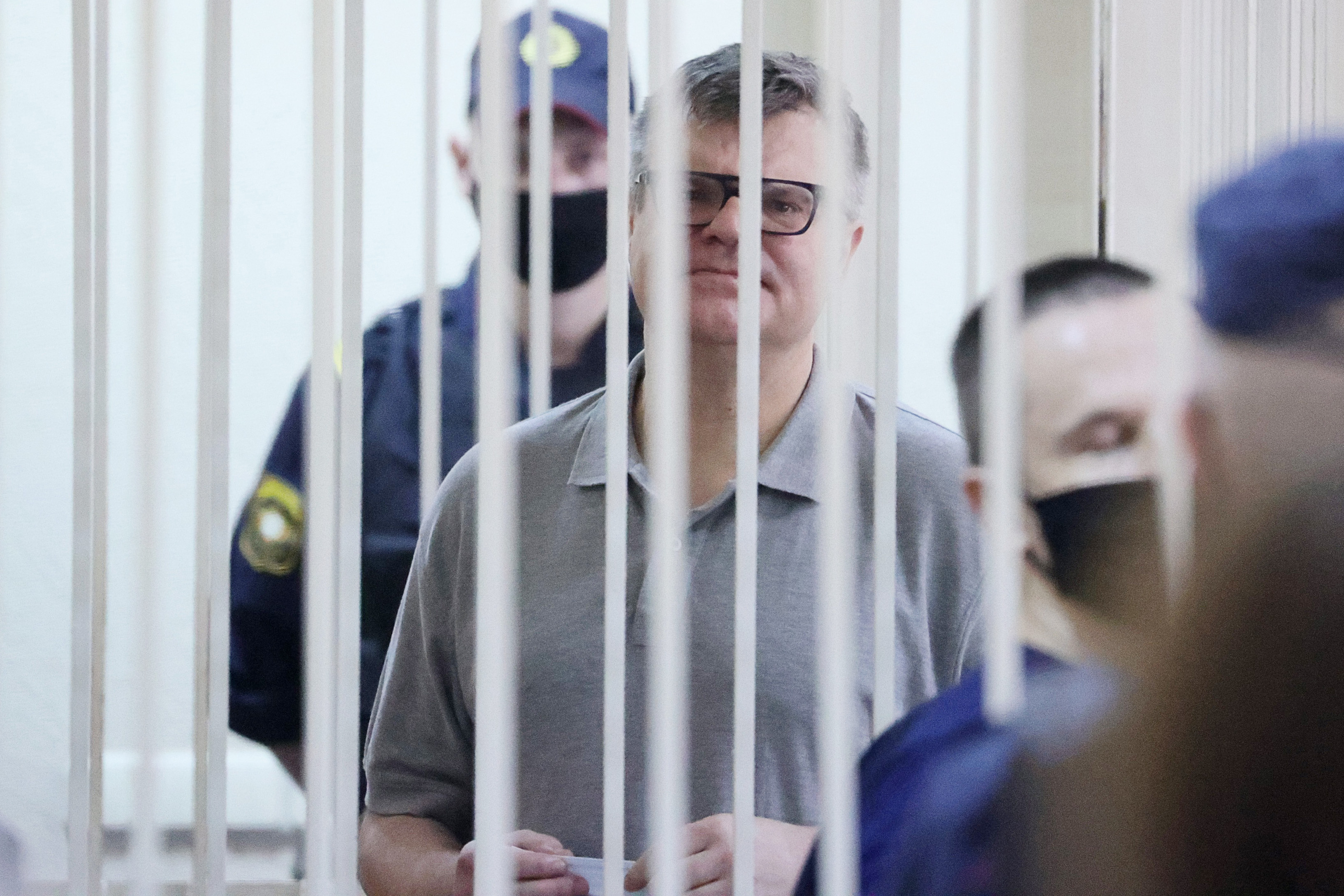 Opozantul bielorus Viktor Babarîko a ajuns la chirurgie după ce a fost bătut în închisoare