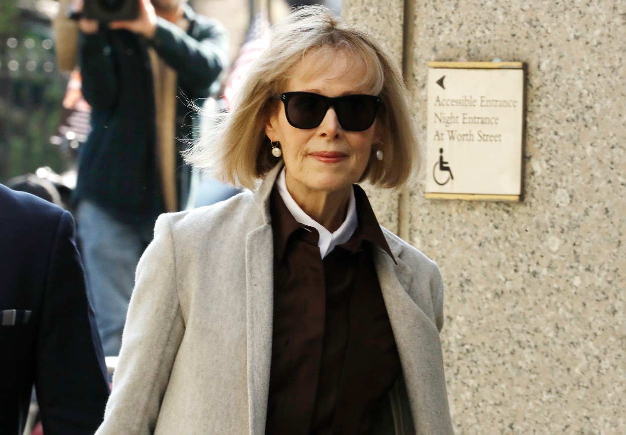 Trump a fost găsit din nou vinovat de defăimarea scriitoarei E. Jean Carroll, care l-a acuzat de viol