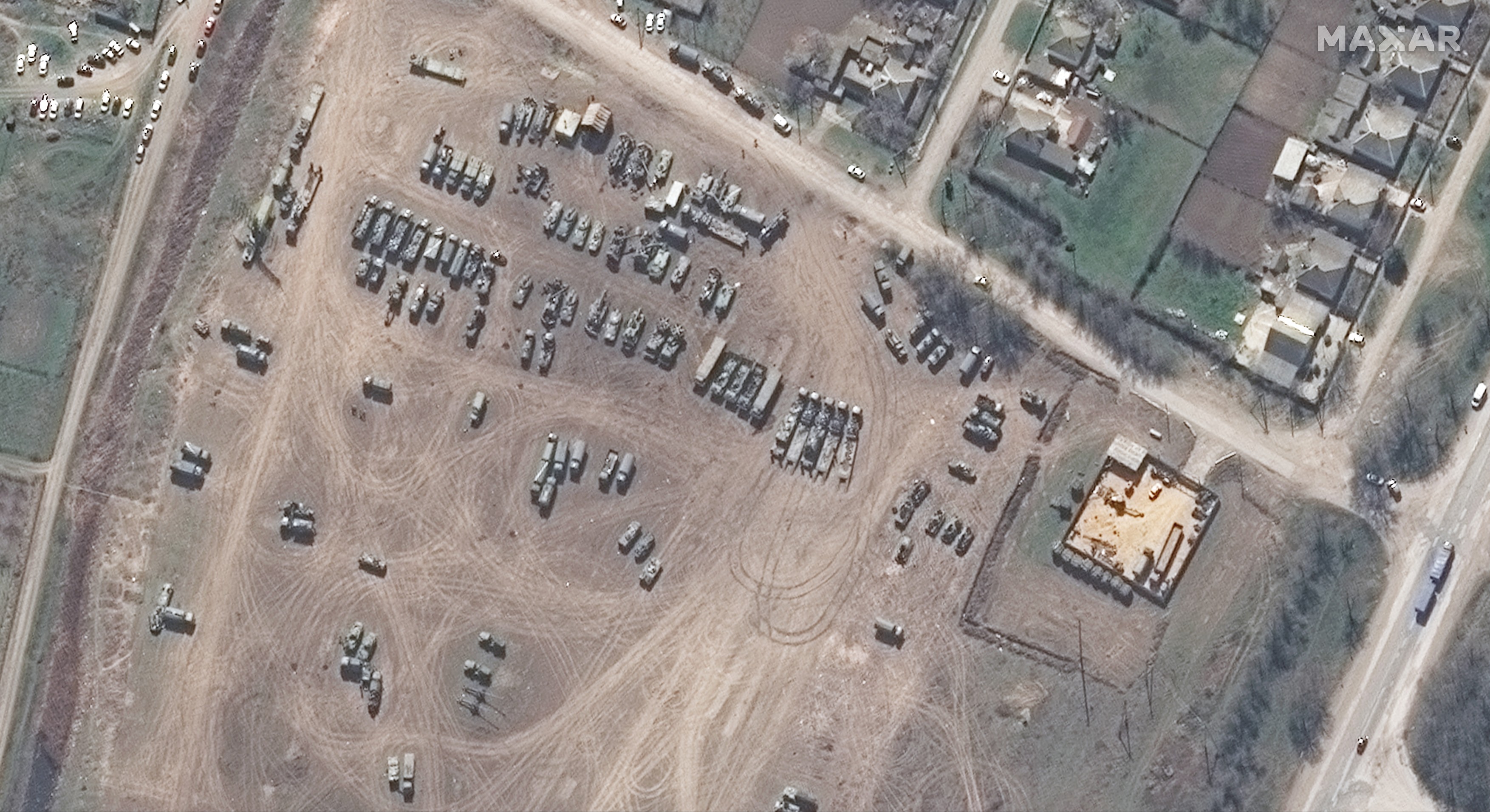 Imagini din satelit. Rușii au golit o bază militară cheie în nordul peninsulei Crimeea. Care este motivul