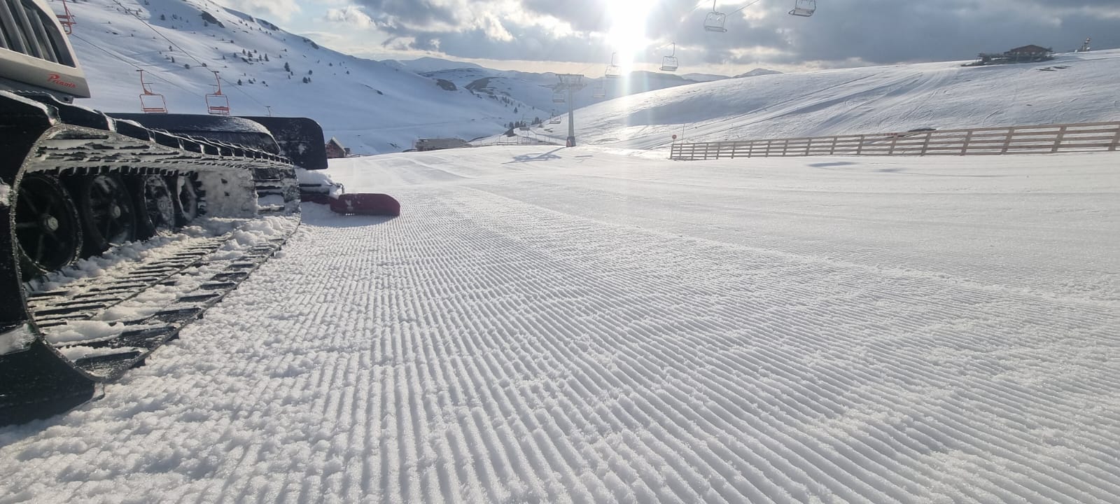 Condiţii foarte bune de schi la Sinaia, în minivacanţa de 1 Mai. Ce mai pot face turiștii la munte în acest weekend