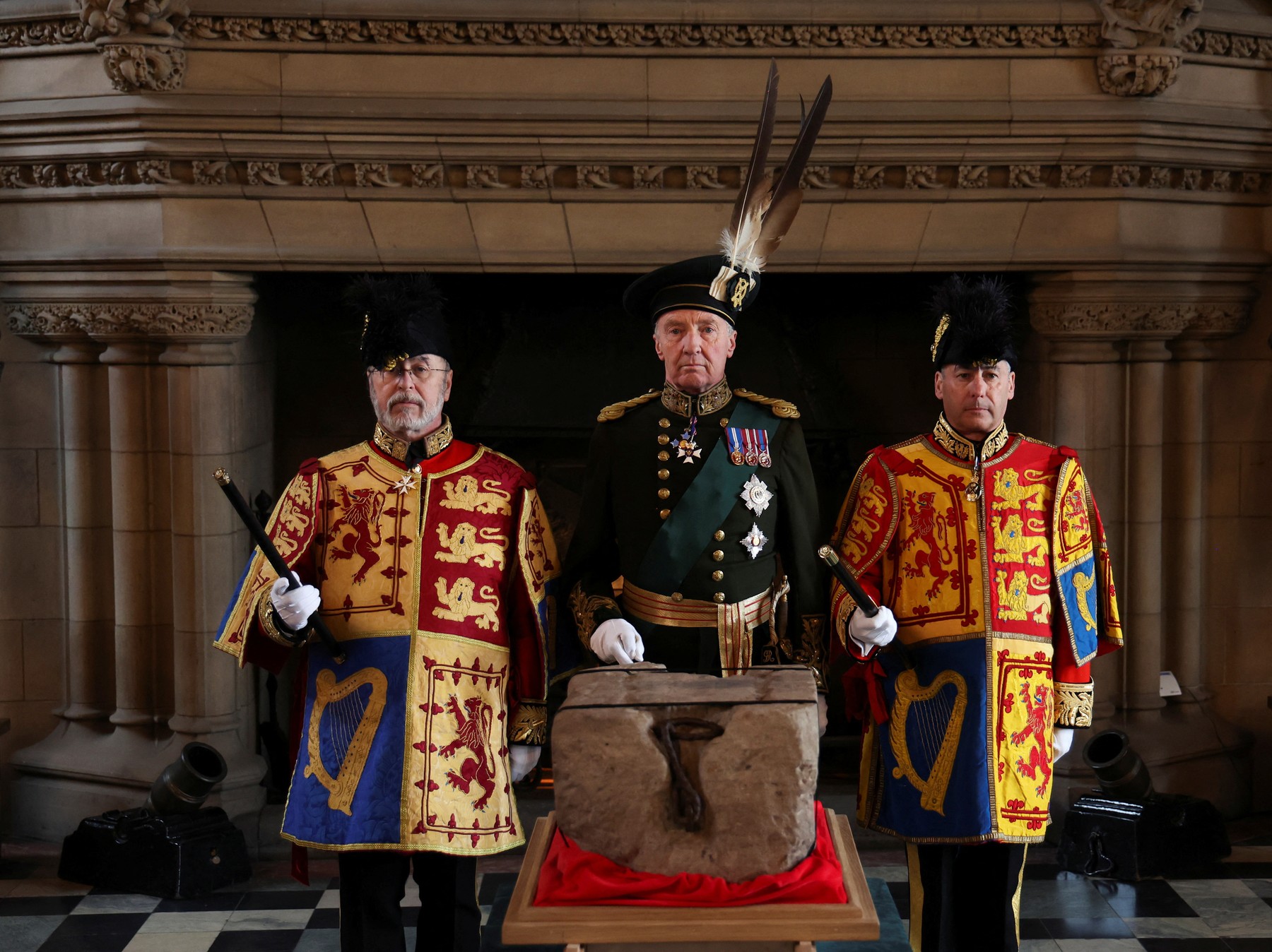 Piatra Destinului a plecat din Scoția spre Londra pentru încoronarea regelui Charles al III-lea