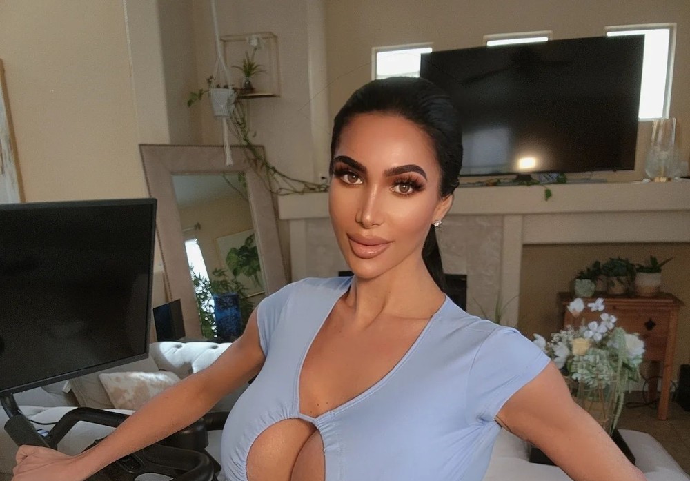 Femeia care voia să semene cât mai mult cu idolul ei, Kim Kardashian, a murit după ultima operație estetică