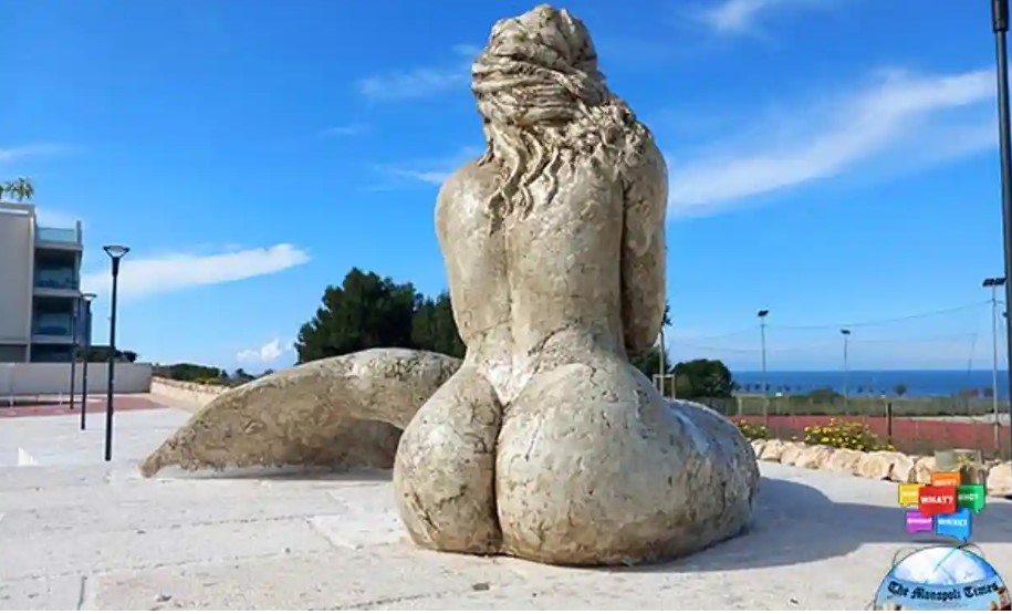 FOTO Scandal în Italia provocat de statuia unei sirene „prea provocatoare”: „Este un tribut adus femeilor cu forme”