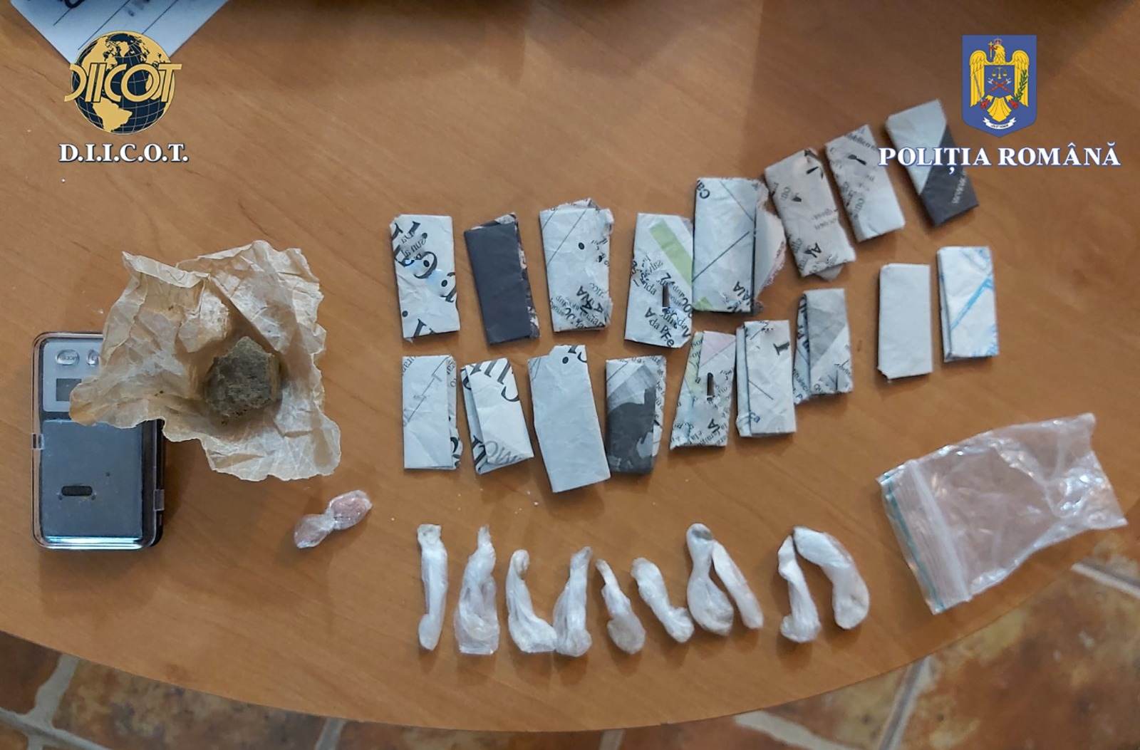 6 traficanți italieni au fost reținuți la Mamaia după ce au fost prinși că le vindeau droguri tinerilor care participau la un festival