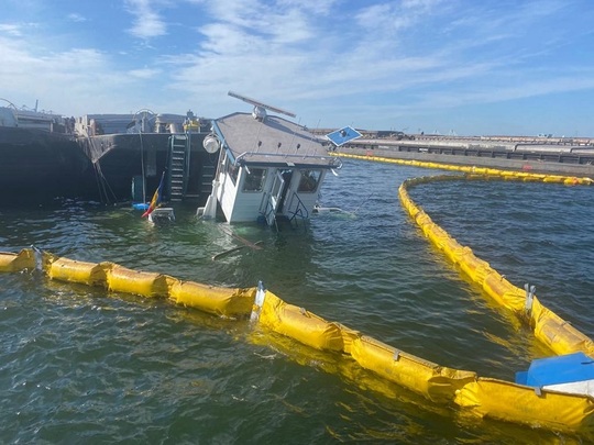 O navă din Cehia s-a scufundat în Portul Constanţa după o coliziune. Cinci oameni se aflau la bord