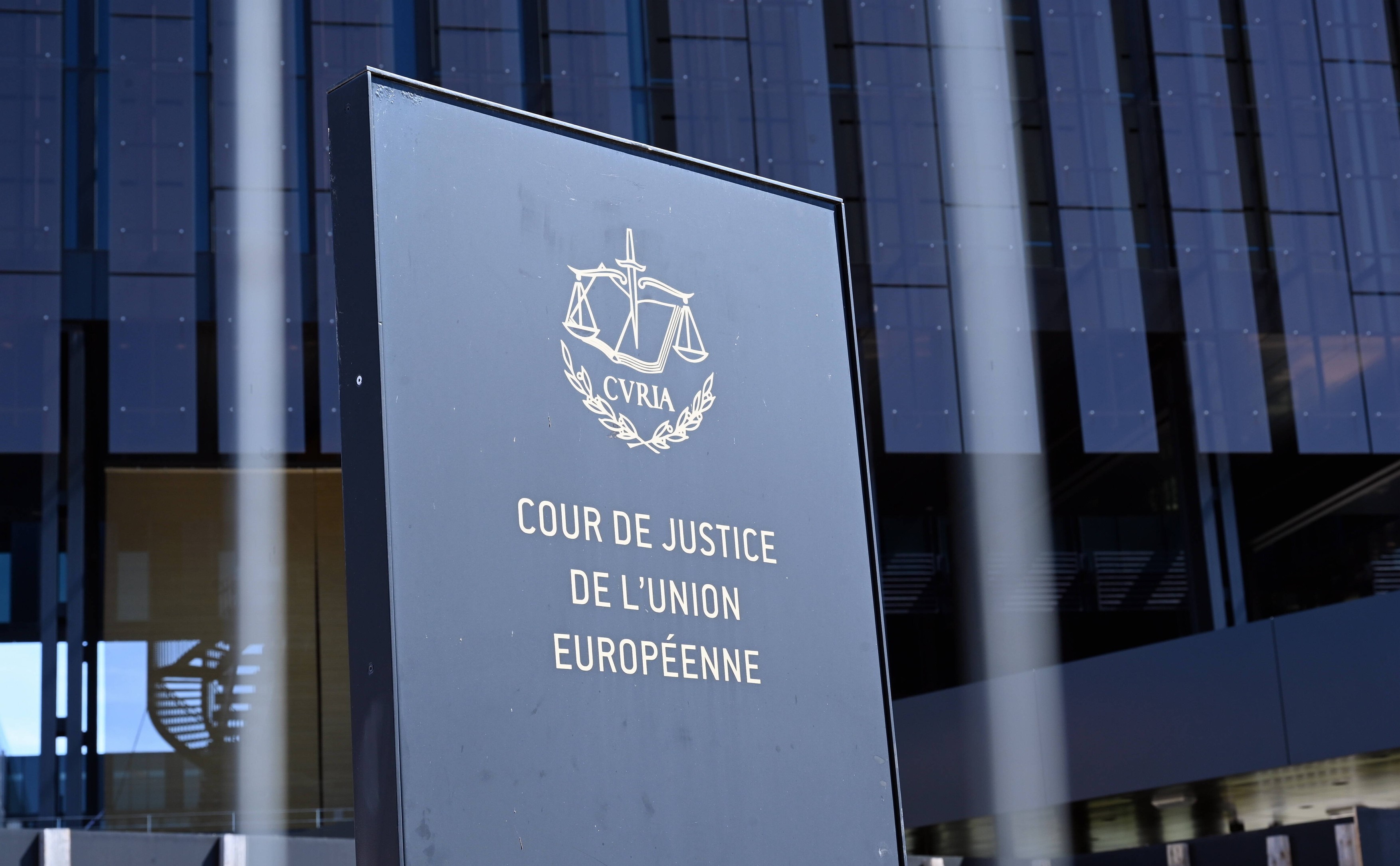 România, dată în judecată de CE, la Curtea de Justiție a UE pentru că nu a închis și nu a reabilitate depozitele de deșeuri