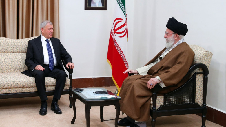 Khamenei cu președintele Irakului