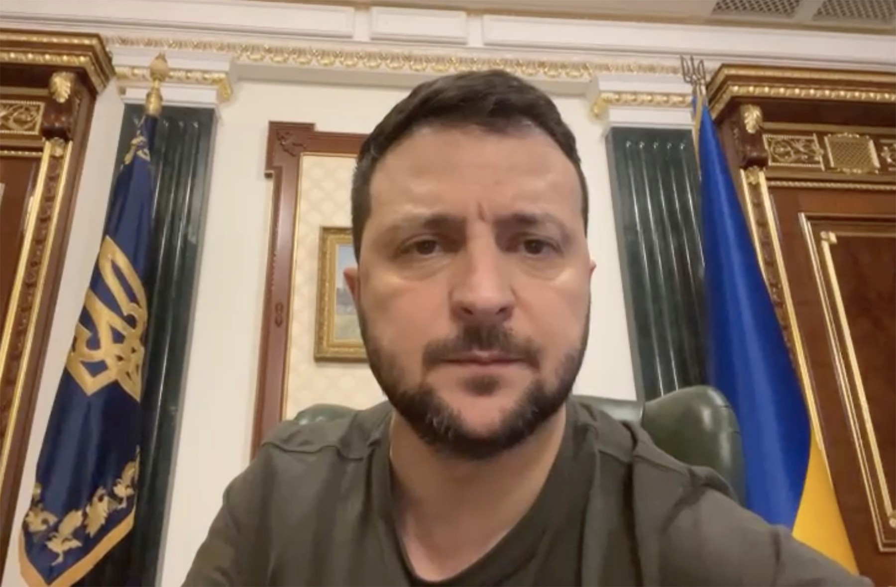 Zelenski a dezvăluit că are mereu un pistol la el și că ar fi luptat până la moarte dacă rușii i-ar fi atacat sediul de la Kiev
