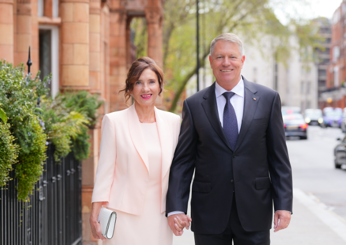 Iohannis participă la ceremonia de încoronare a Regelui Charles al III-lea: Onorat să mă aflu la Londra, e un moment istoric