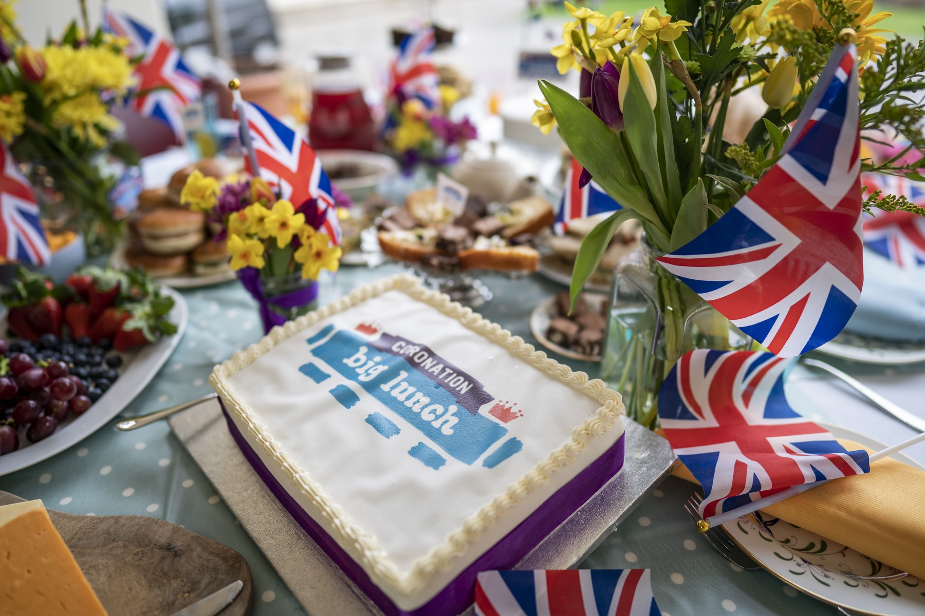 O nouă zi de sărbătoare în Marea Britanie. Peste 67.000 de prânzuri comunitare, petreceri stradale și "Concertul încoronării"