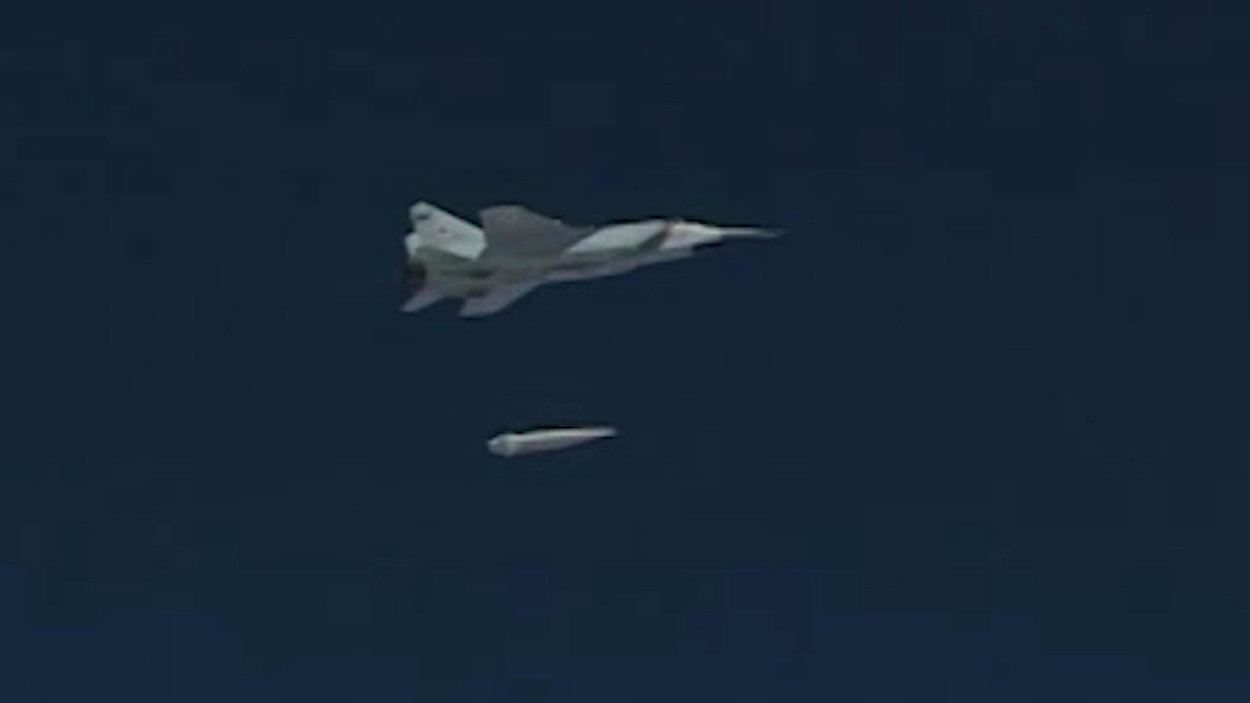 NATO ridică nivelul de alertă al unităților aeriene. Noi imagini din Bahmut. Rușii ar vrea să cucerească orașul pentru Ziua Victoriei