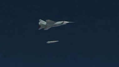 Un avion rusesc lansează o rachetă în timpul unui exercițiu militar pe 19 februarie 2022.