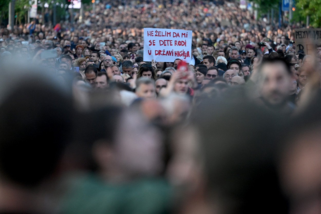 Sârbii cer demisii după atacurile armate de săptămâna trecută. „Am tăcut prea mult, am întors capul prea mult timp”