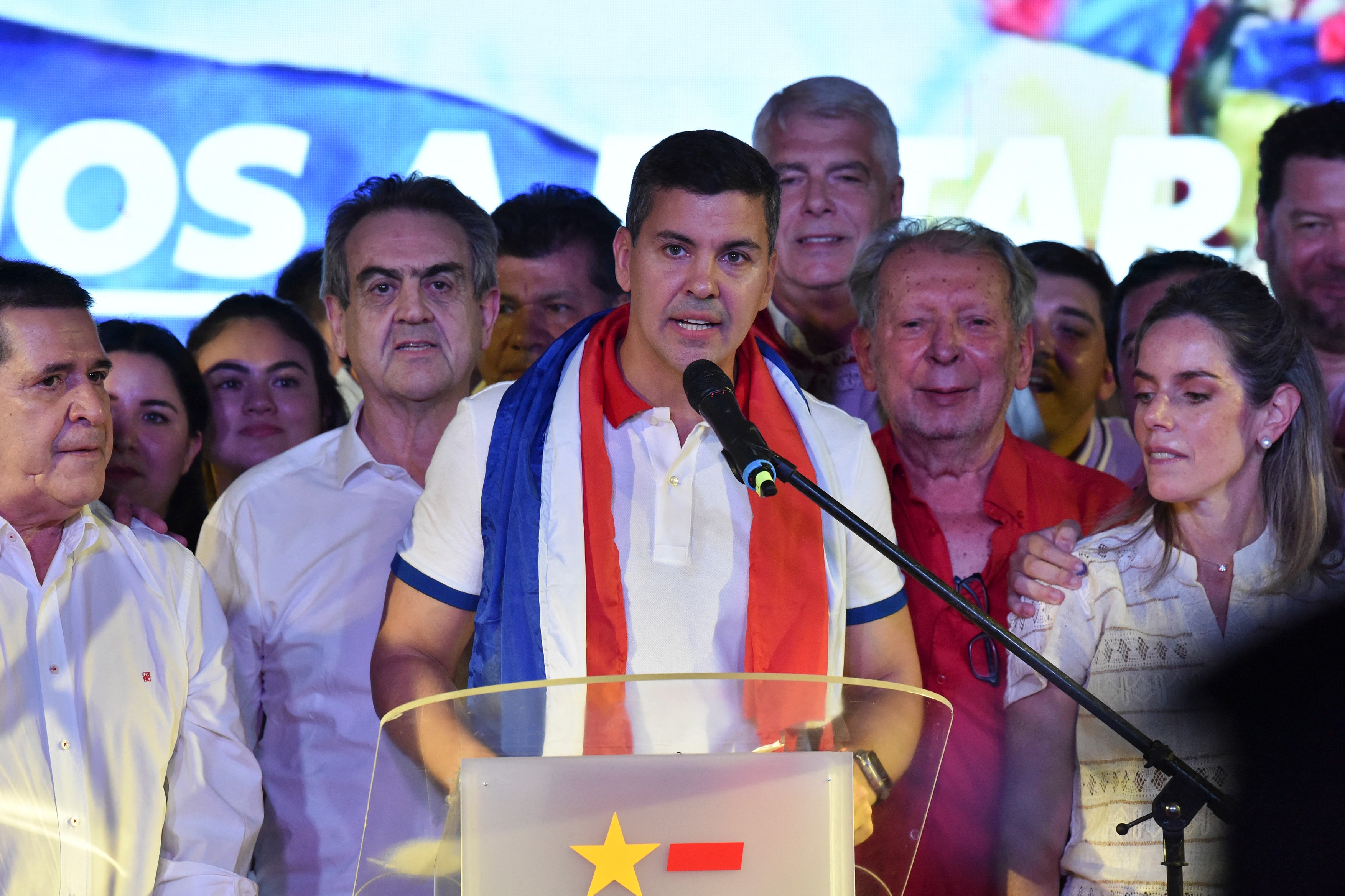 Conservatorul Santiago Pena a fost ales preşedinte în ​​Paraguay