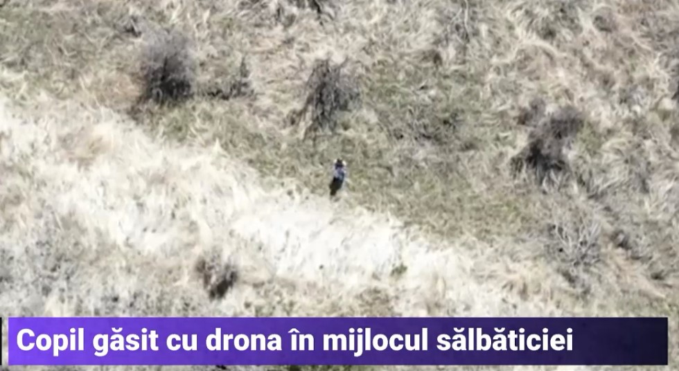 VIDEO Copil găsit cu drona în mijlocul sălbăticiei