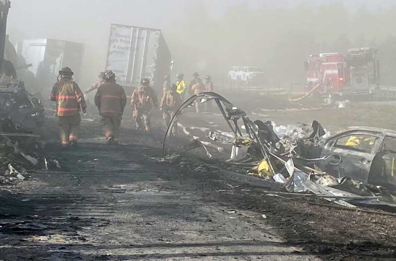 Highway Crash Kills Six involves 72 Vehicles