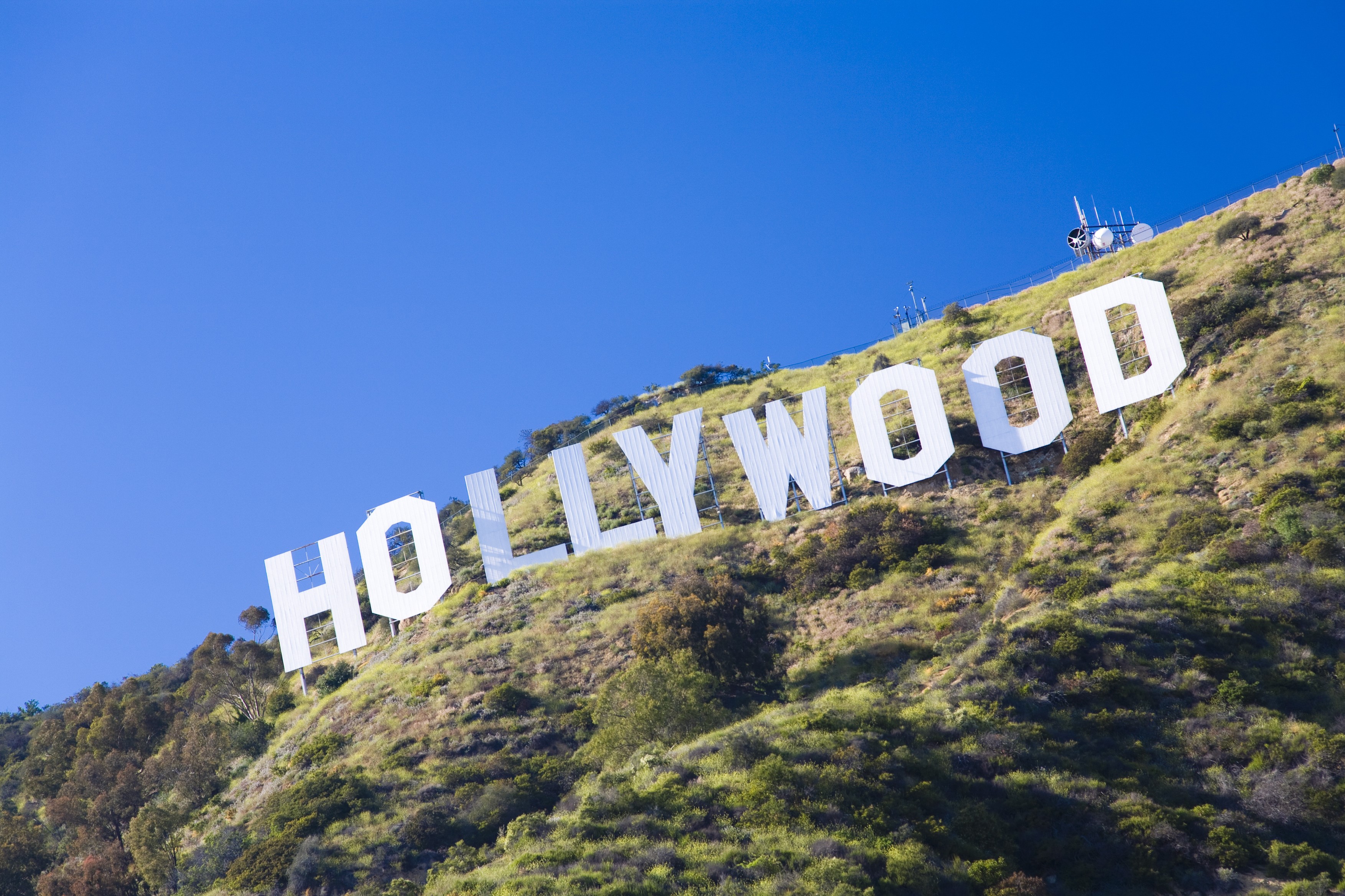 Mega-greva care paralizează Hollywood-ul. Zeci de seriale amânate, multe dintre ele ar putea dispărea