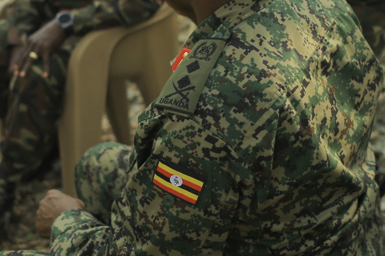 Un soldat l-a împușcat pe politicianul pe care îl păzea