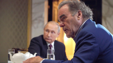 Oliver Stone stă de vorbă cu Vladimir Putin