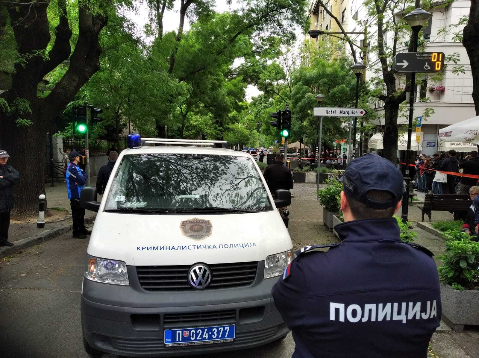 Mărturia unei eleve care a supraviețuit atacului armat din Belgrad: „M-am întins peste colegii morți, să creadă că și eu sunt moartă”