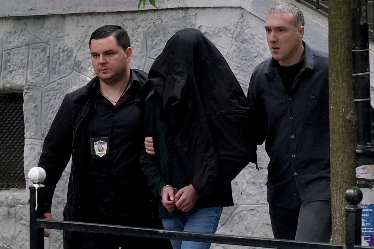 Motivul pentru care băiatul criminal din Belgrad și-a ucis colegii cu sânge rece. Concluziile procurorilor după percheziții în casa lui