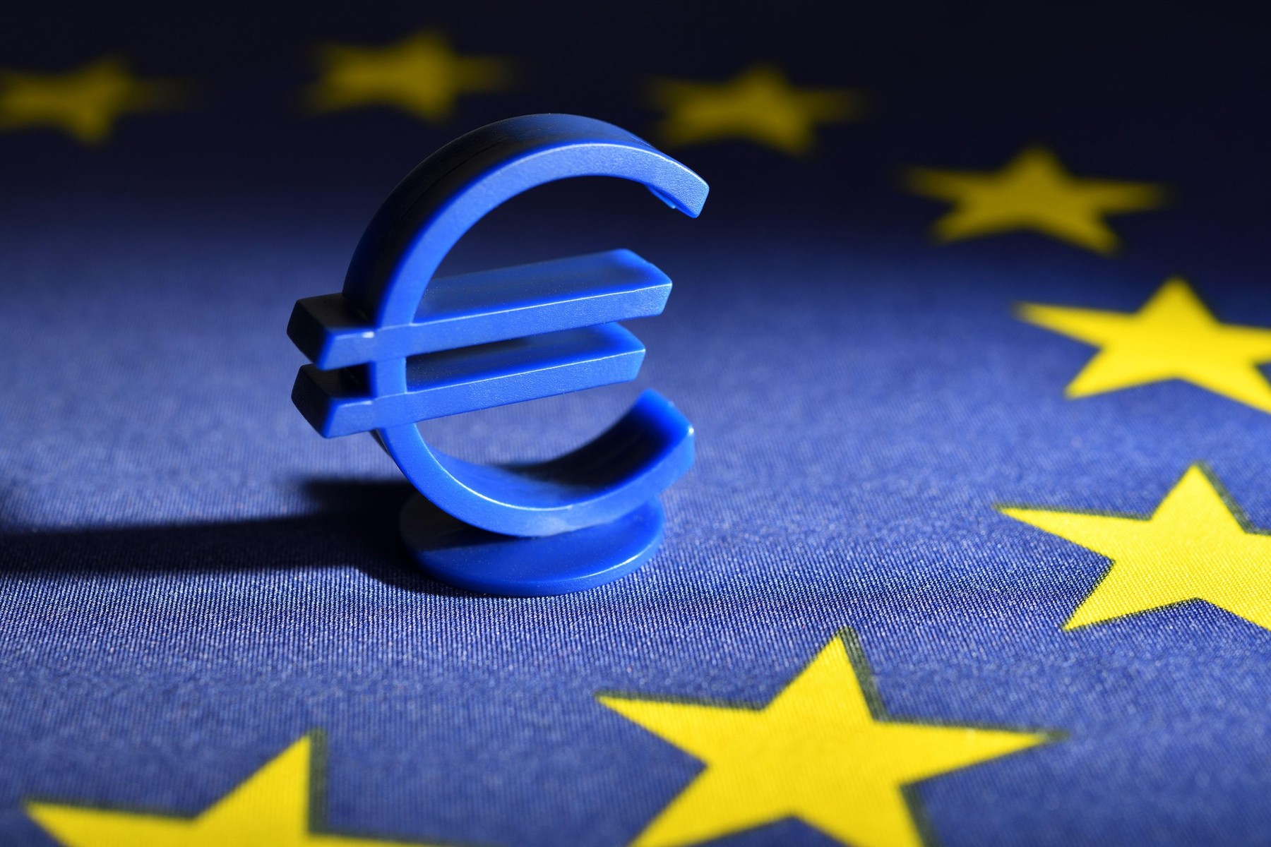 România a absorbit sub 10% din fondurile europene alocate pentru perioada 2021-2027. Boloș: Absorbţia începe să intre în normalitate