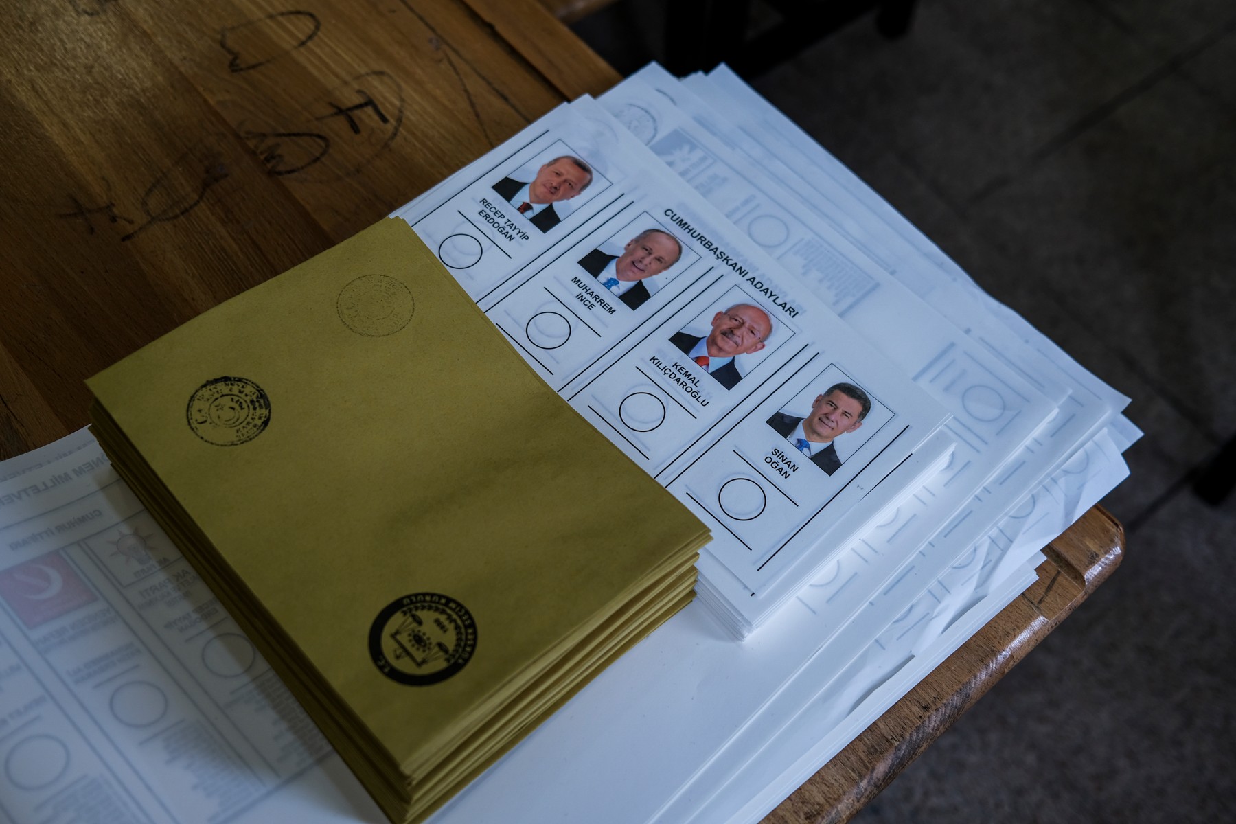 Erdogan sau Kilicdaroglu? Cum au votat turcii din România