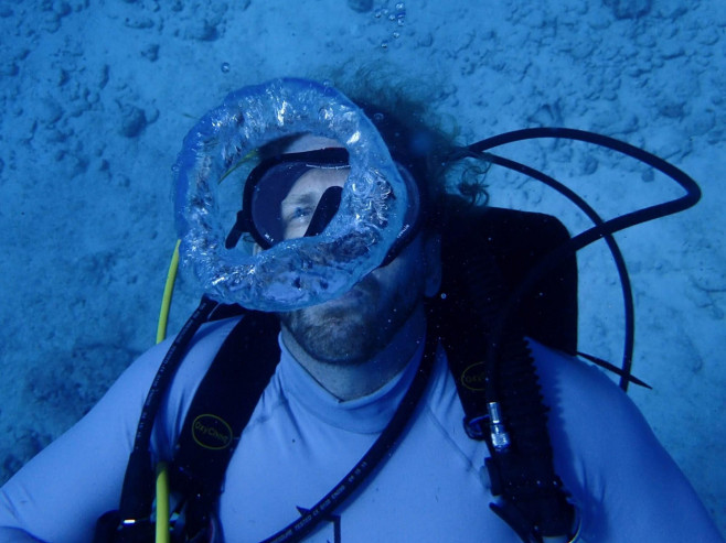 Navy Diver Turned Professor Spending 100 Days Underwater In Bid To Reverse Aging