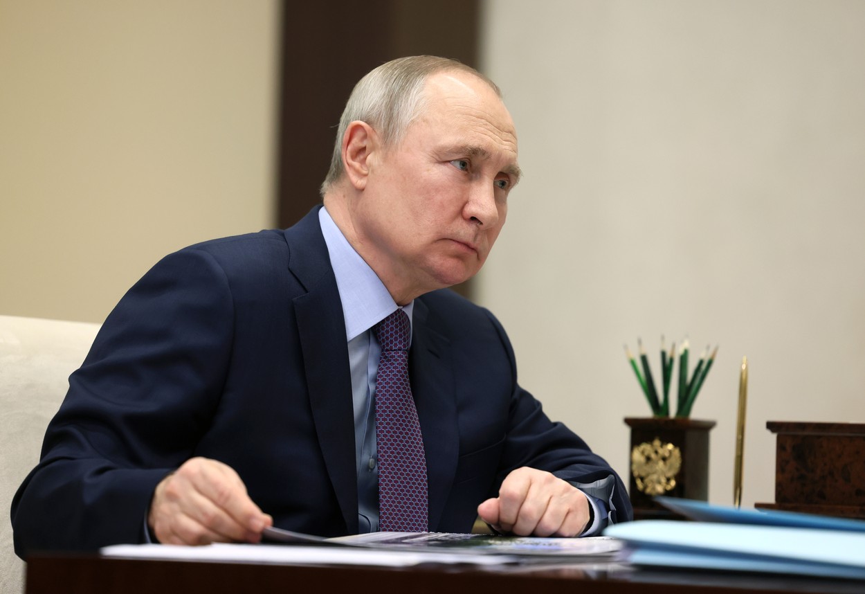 Vladimir Putin a semnat un decret pentru a facilita obţinerea cetăţeniei ruse de către străinii care se înrolează în armată