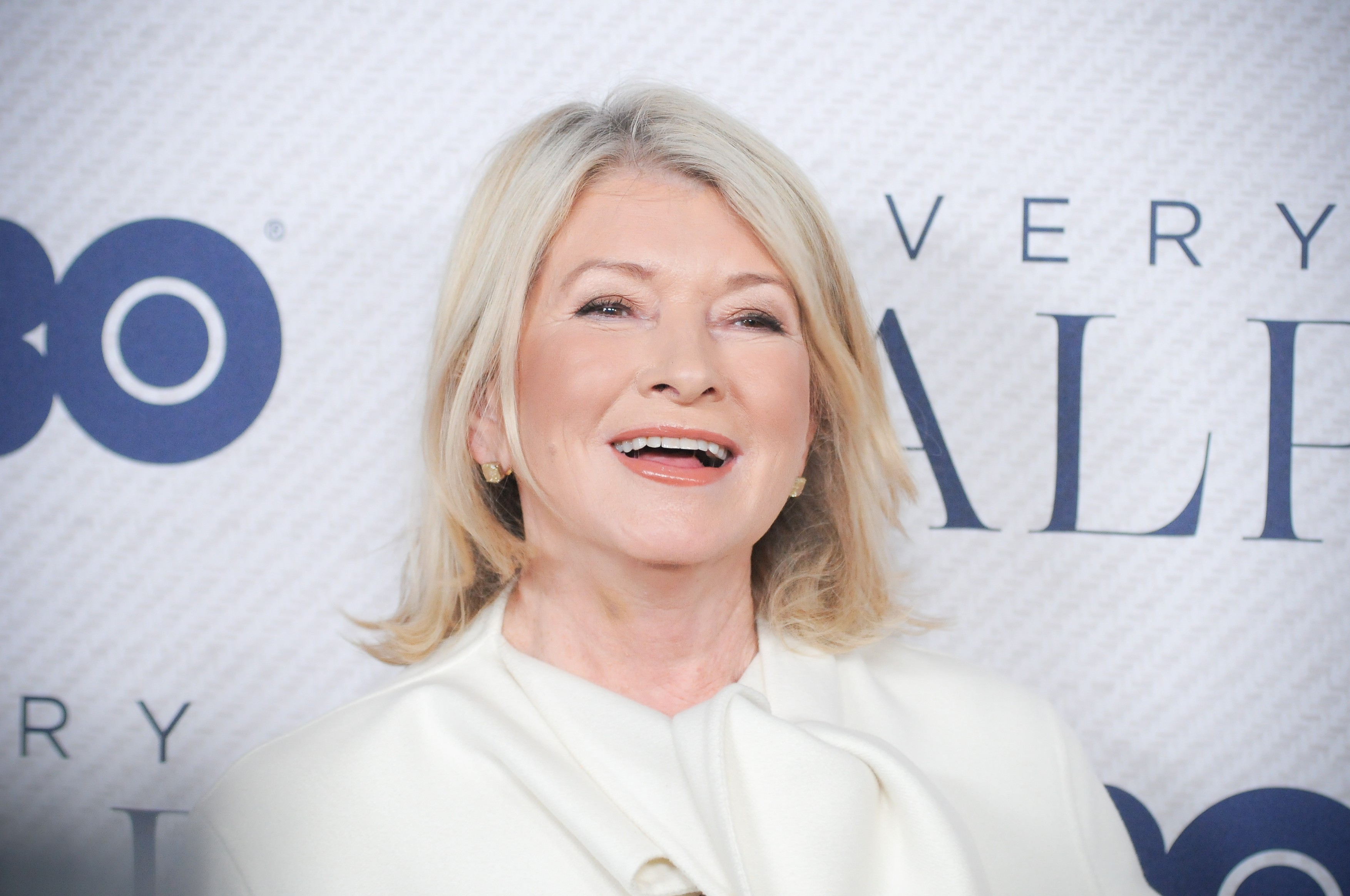 Martha Stewart, pictorial în costum de baie la 81 de ani. A devenit cea mai în vârstă femeie care apare pe coperta Sports Illustrated
