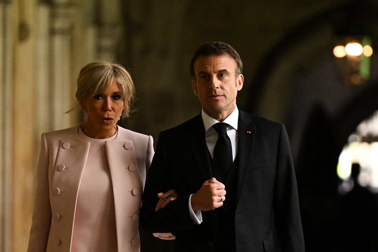 Nepotul primei doamne a Franței, Brigitte Macron, a fost bătut de protestatarii anti-guvernamentali