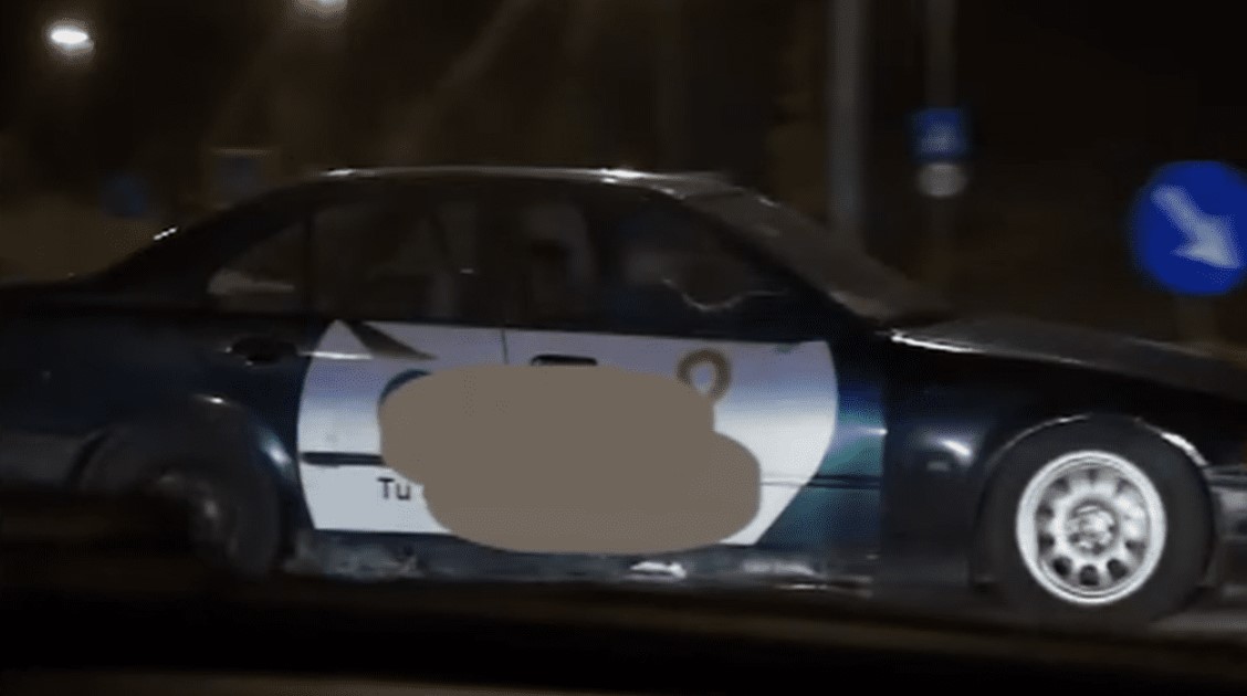 VIDEO „Comanda dumneavoastră va întârzia 30 de zile”. Curier prins de polițiști când făcea drifturi, în Cluj