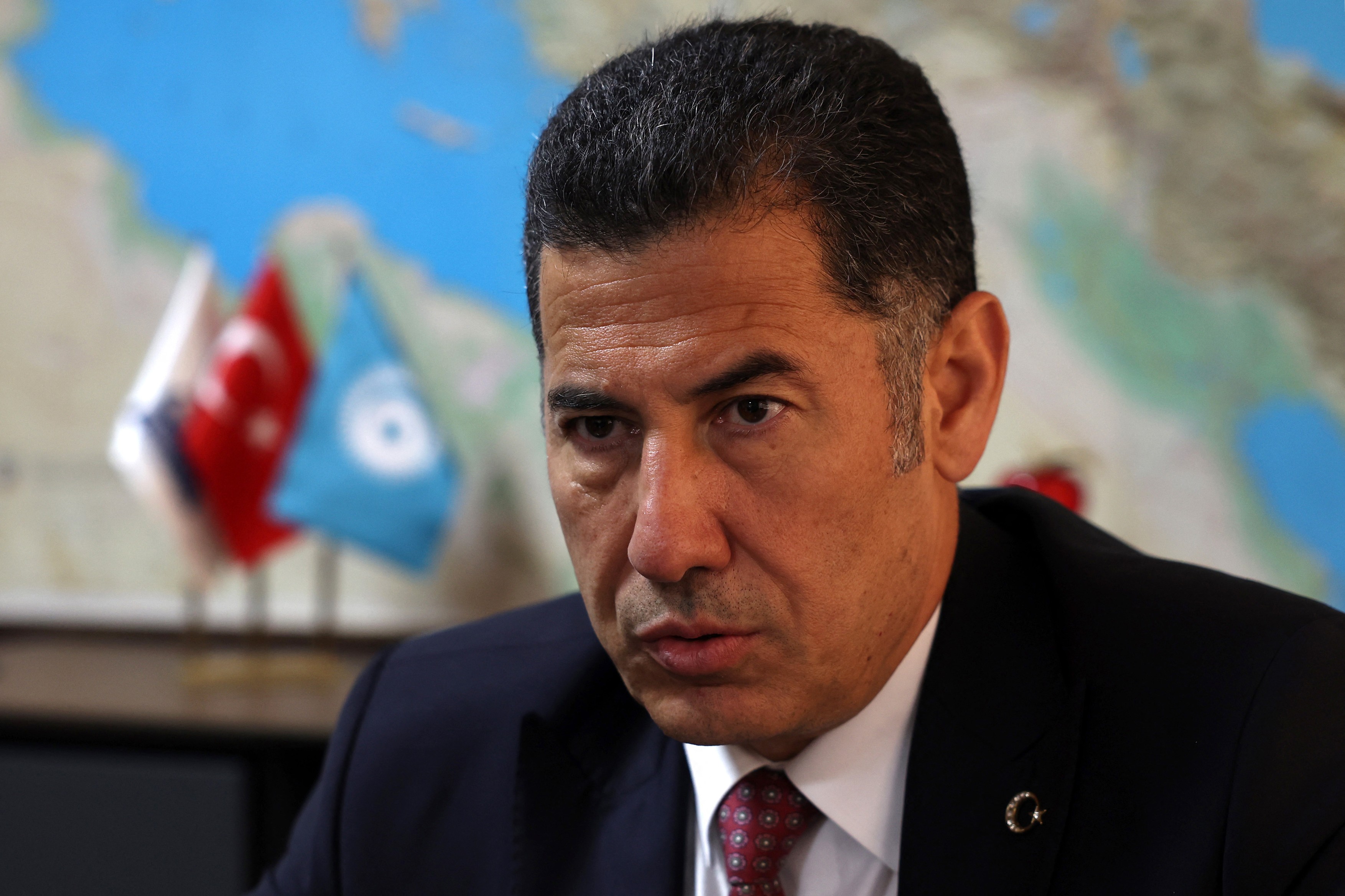 Sinan Ogan, candidatul de pe locul trei, se anunță „deschis la dialog” cu Erdogan sau cu Kilicdaroglu