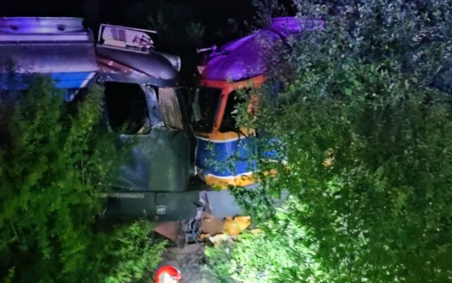 Două locomotive s-au ciocnit puternic pe ruta Videle-Giurgiu. Cei doi mecanici au fost răniți, unul dintre ei era beat