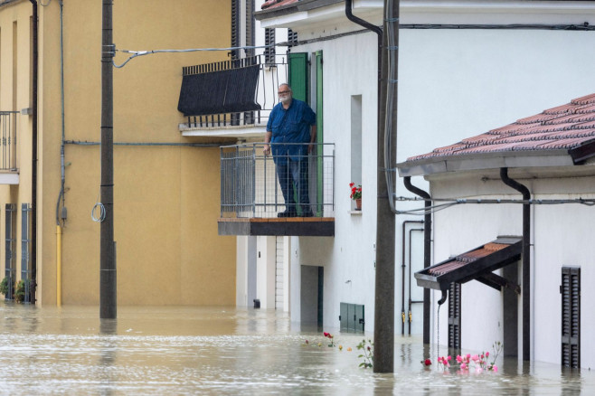 Katastrophale Szenen am Dienstagnachmittag in der Stadt Cesena. Der Fluss Savio ist nach extremen RegenfĂ¤llen ĂĽber die U