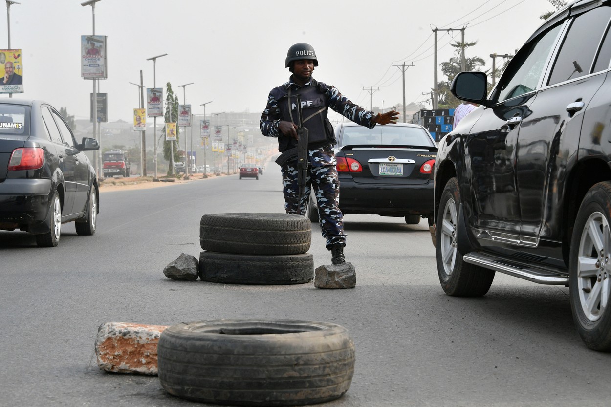 Un convoi american a fost atacat în Nigeria. Patru oameni au fost uciși și alți trei răpiți