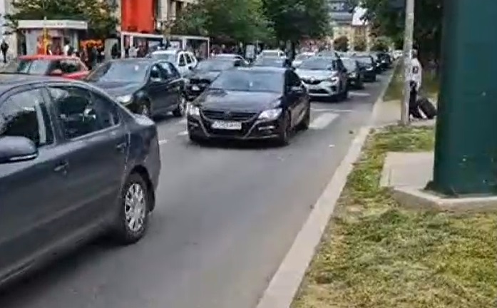 Haos în trafic, în centrul Bucureștiului. Nu merg semafoarele din Piața Unirii din cauza unei pene de curent