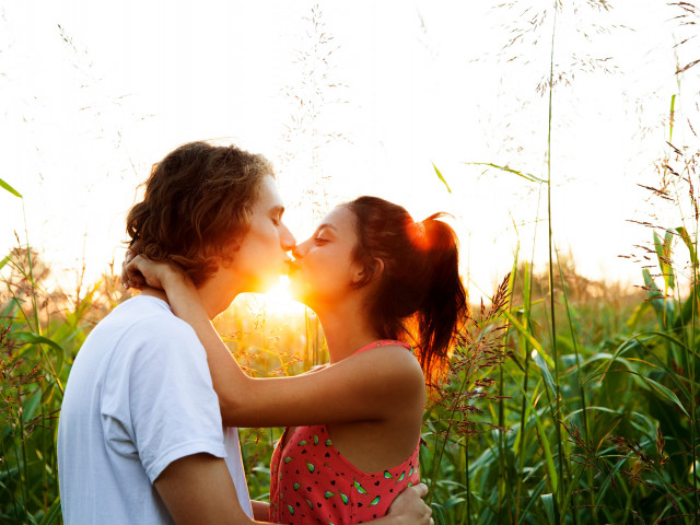 Μελέτη: Το ρομαντικό φιλί είναι τουλάχιστον 4.500 ετών