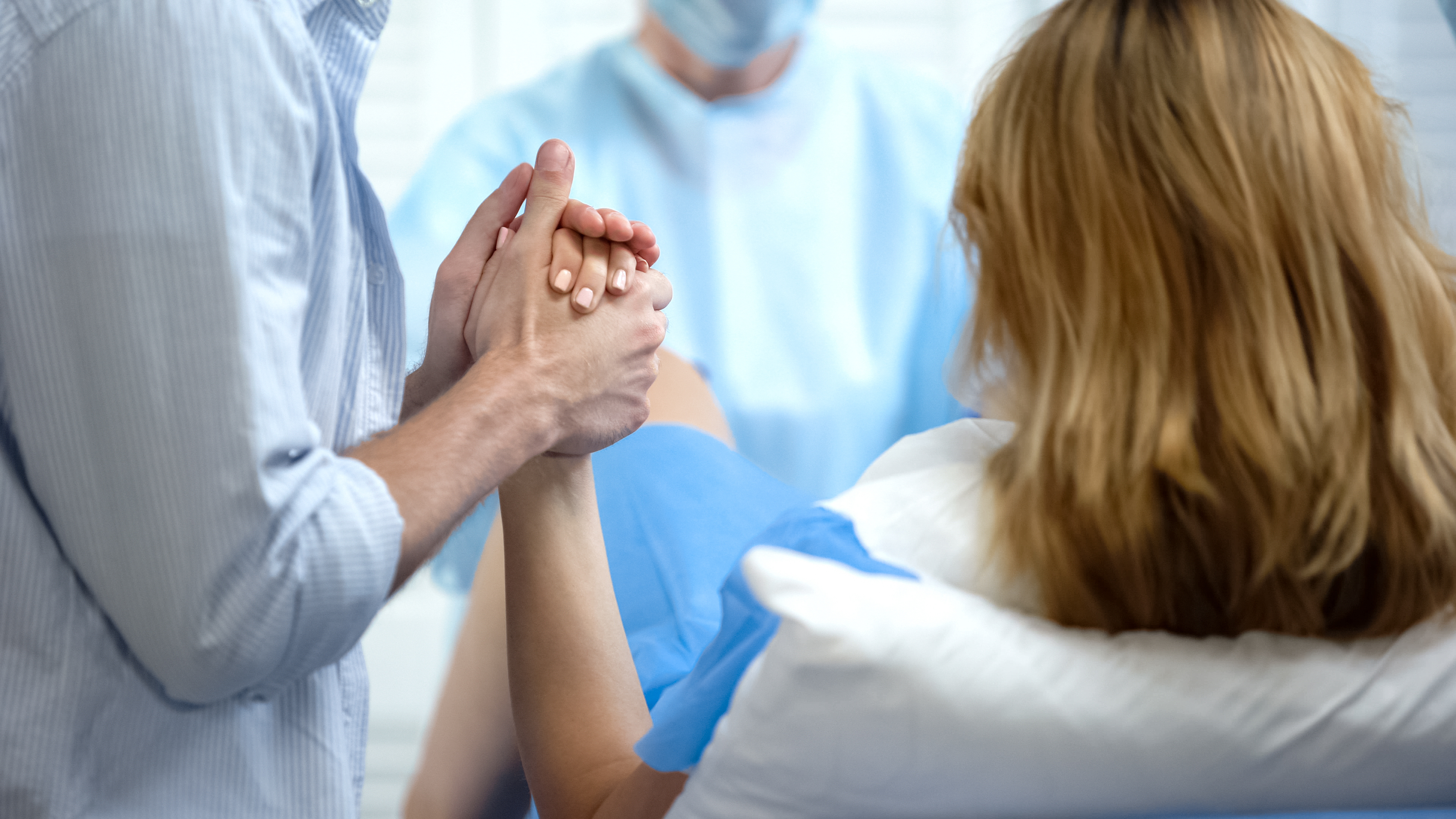 O mamă a acuzat un medic că „i-a smuls capul” bebelușului ei la naștere, apoi l-a cusut. Poliția braziliană a început o anchetă