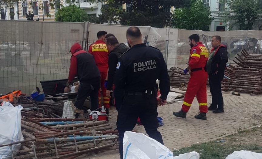 Un bărbat a căzut de pe o schelă, în timp ce lucra la Biserica Evanghelică din municipiul Bistrița