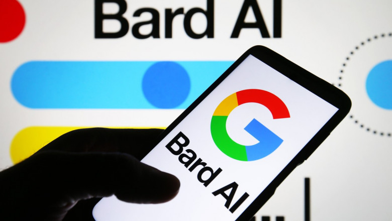 logoul google cu bard AI pe un telefon