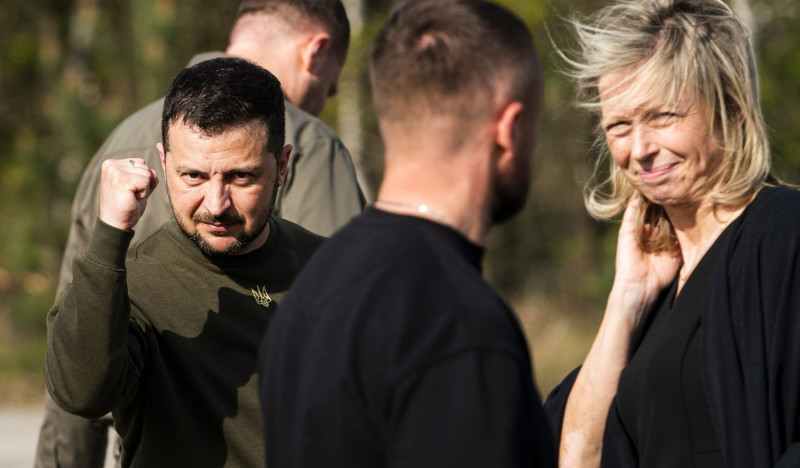 Volodimir Zelenski vizitează o bază militară din Olanda